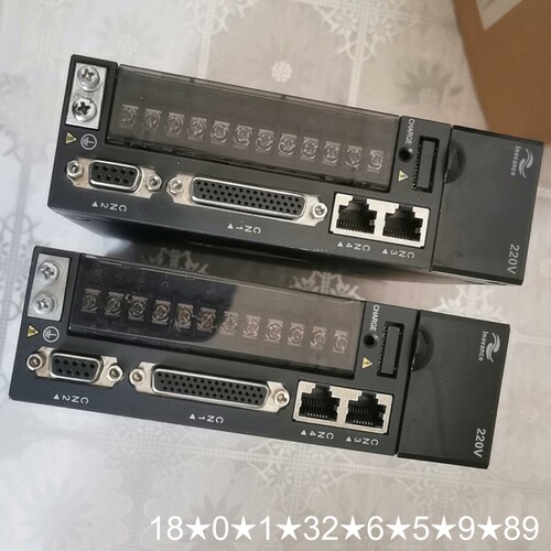 IS620PS1R61-C伺服驱动器，两台，