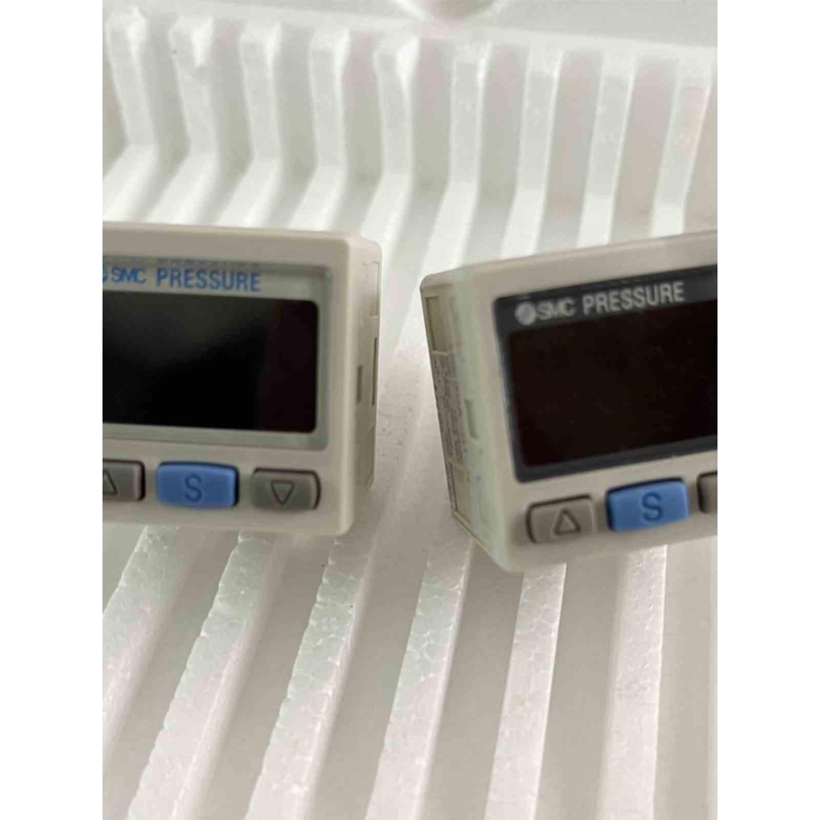 SMC高显数字压力表ISE30A-01-D-L/ZSE30A-01-D-L/ZSE30AF-01-D-L