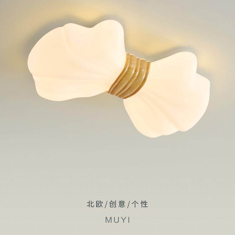 奶油风护眼卧室灯2025年新款全光谱创意领结男孩女孩儿童房吸顶灯
