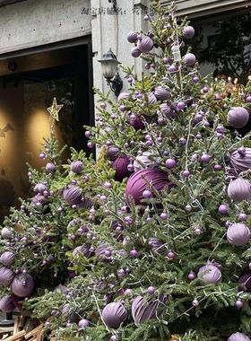 圣诞节装饰耶诞树美陈装饰网红拍照打卡氛围布置商场酒店紫色绒球