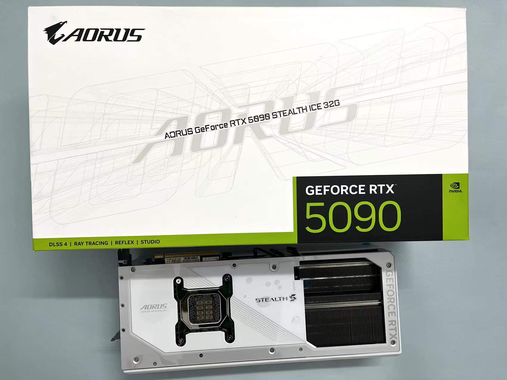 （背插款）技嘉RTX5090 显卡散热器DIY手办/模型/摆件/收藏/展示