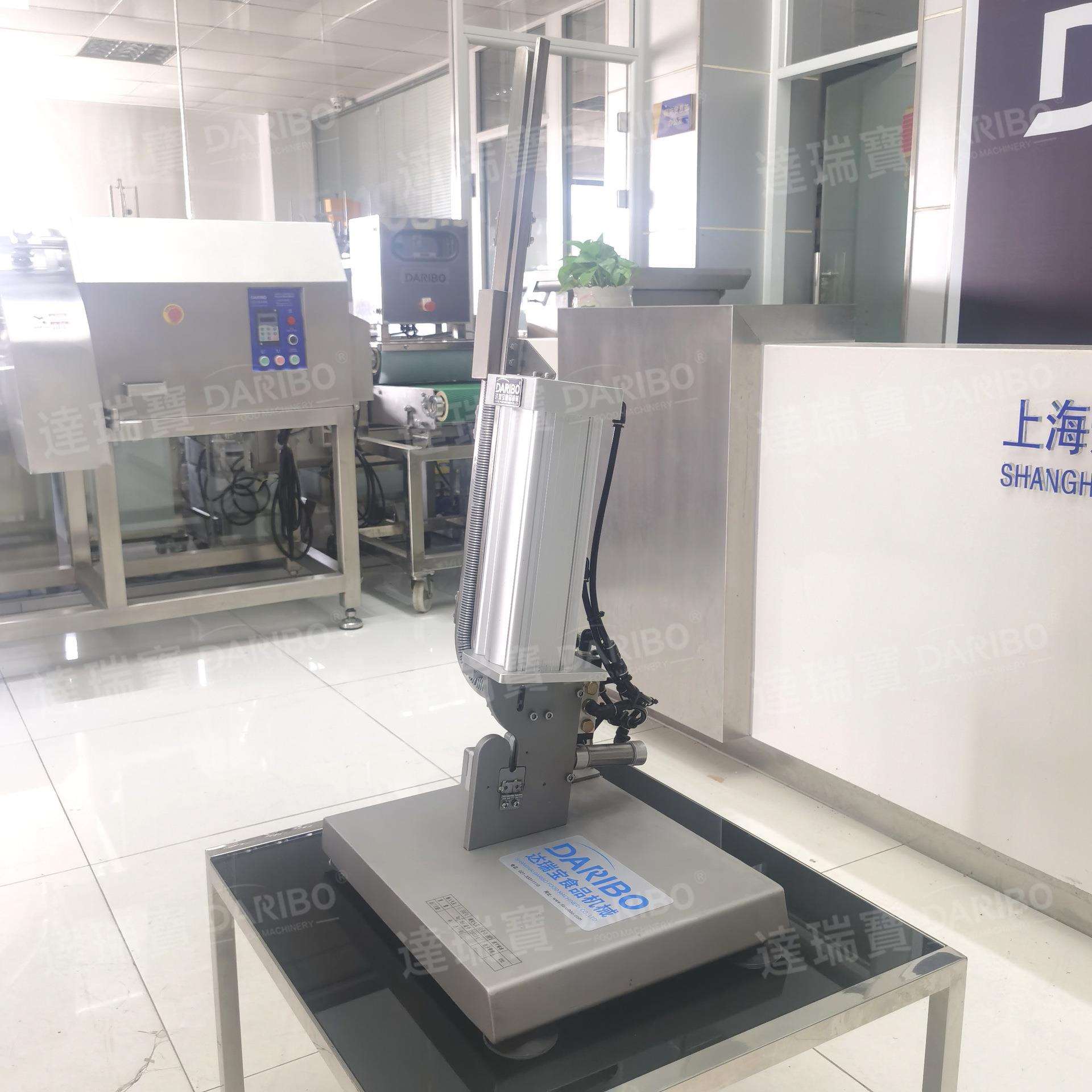 r连续式皮蛋肠扭结卡扣机柚子网袋扎口机多功能水果档打扣机