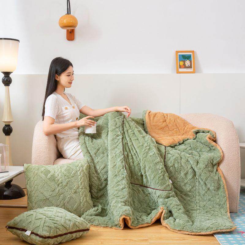 冬季加厚塔芙蓉绒抱枕被子两用可爱靠枕二合一午睡枕头汽车上折叠