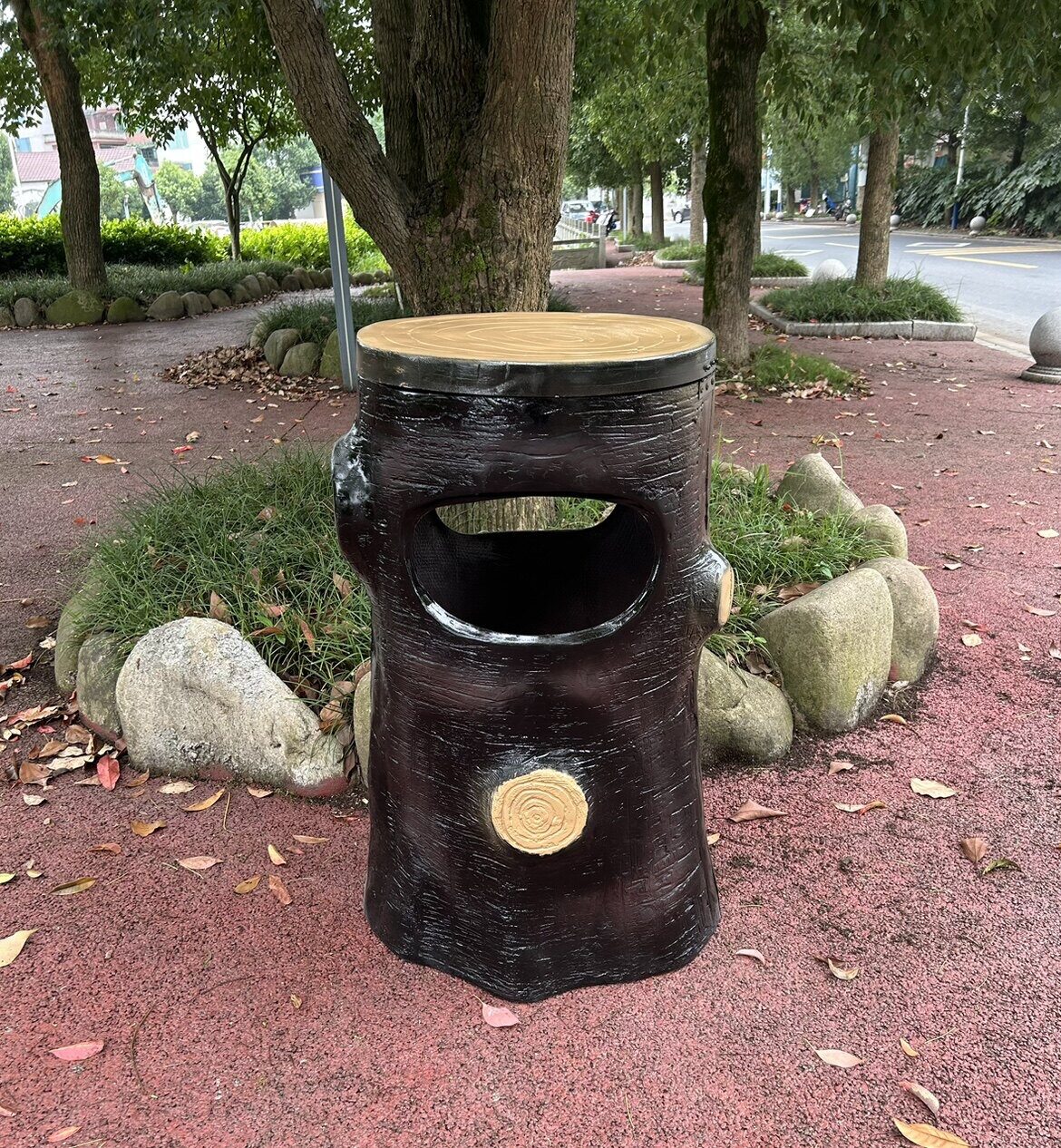玻璃钢仿树垃圾桶景区游乐场公园树桩垃圾桶分类垃圾桶