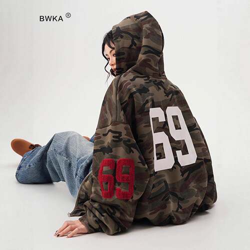 Unisex Camo Hoodie Zip Up Sweatshirt Back 09 Towel