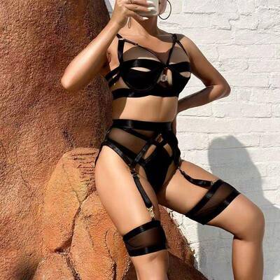 Harness Ring Linked Underwire Garter Thong Lingerie Set