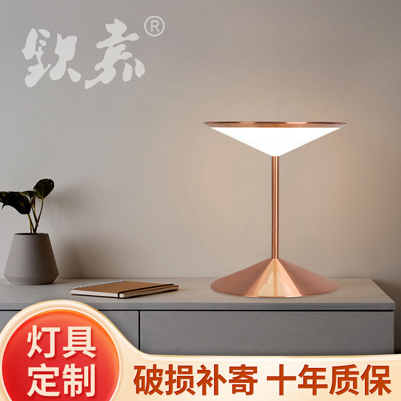 轻奢后现代美式台灯卧 室装饰床头灯 欧式创意简约现代客厅温馨