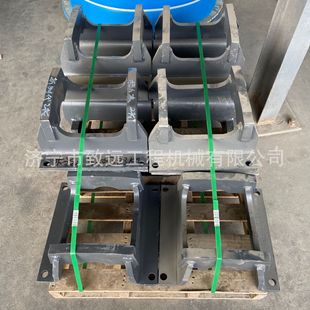 220 240 270 挖机护链器 450 210 300 500挖机护链架 PC200