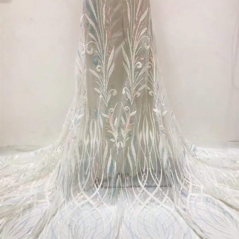 欧美白色婚纱礼服绣花牛奶丝面料 亮D片刺绣水溶花边蕾丝布料lace