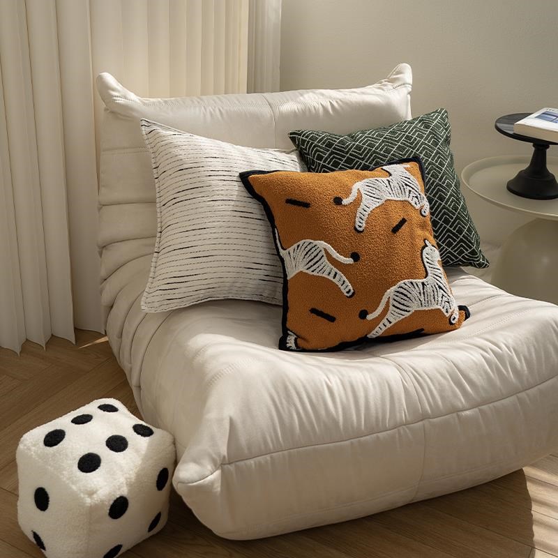 抱枕轻奢简约法j式创意靠枕组合礼物样板间客厅沙发靠高级床头靠