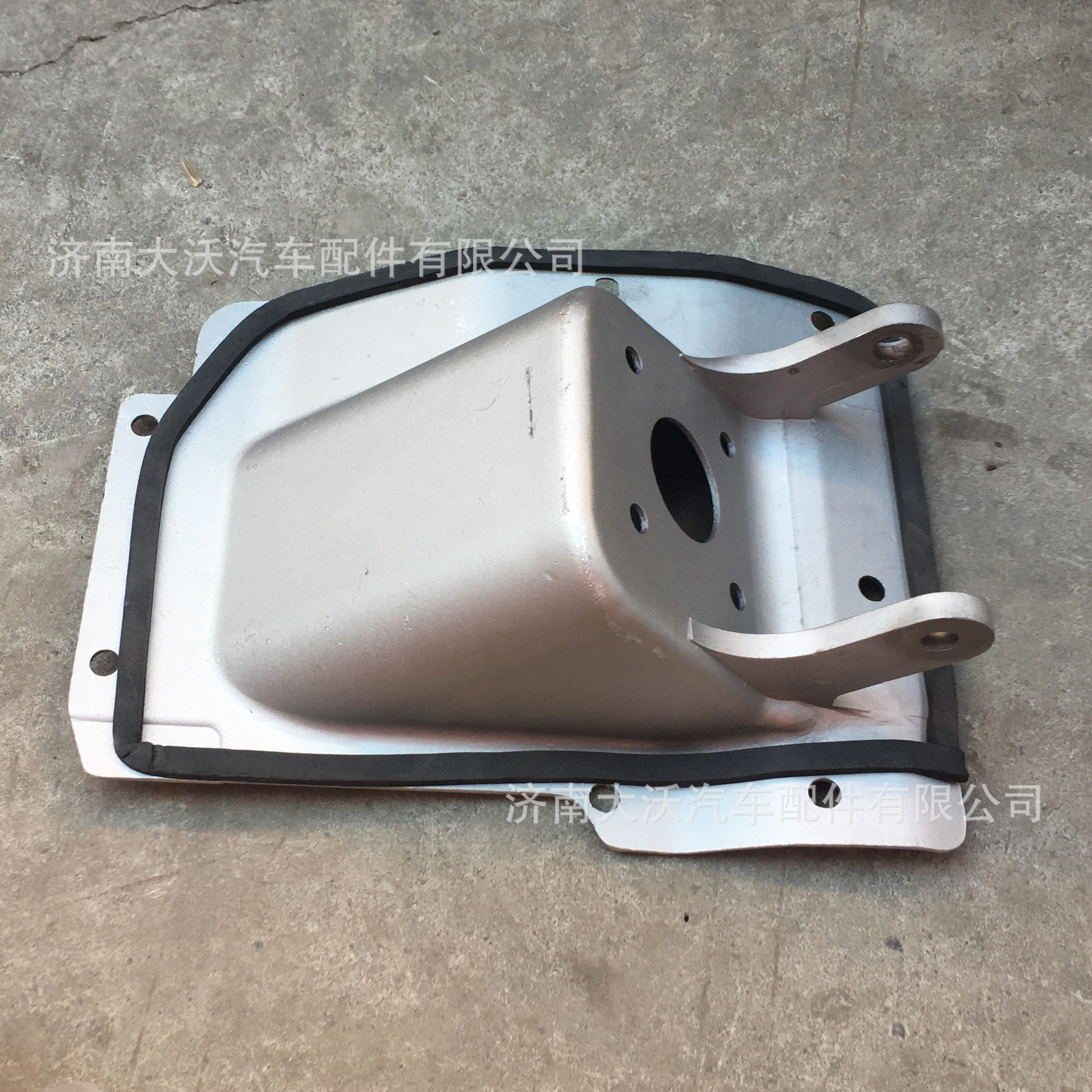 重汽新斯太尔D7BM5G离合器组合踏板铝支架新斯太尔组合踏板支架