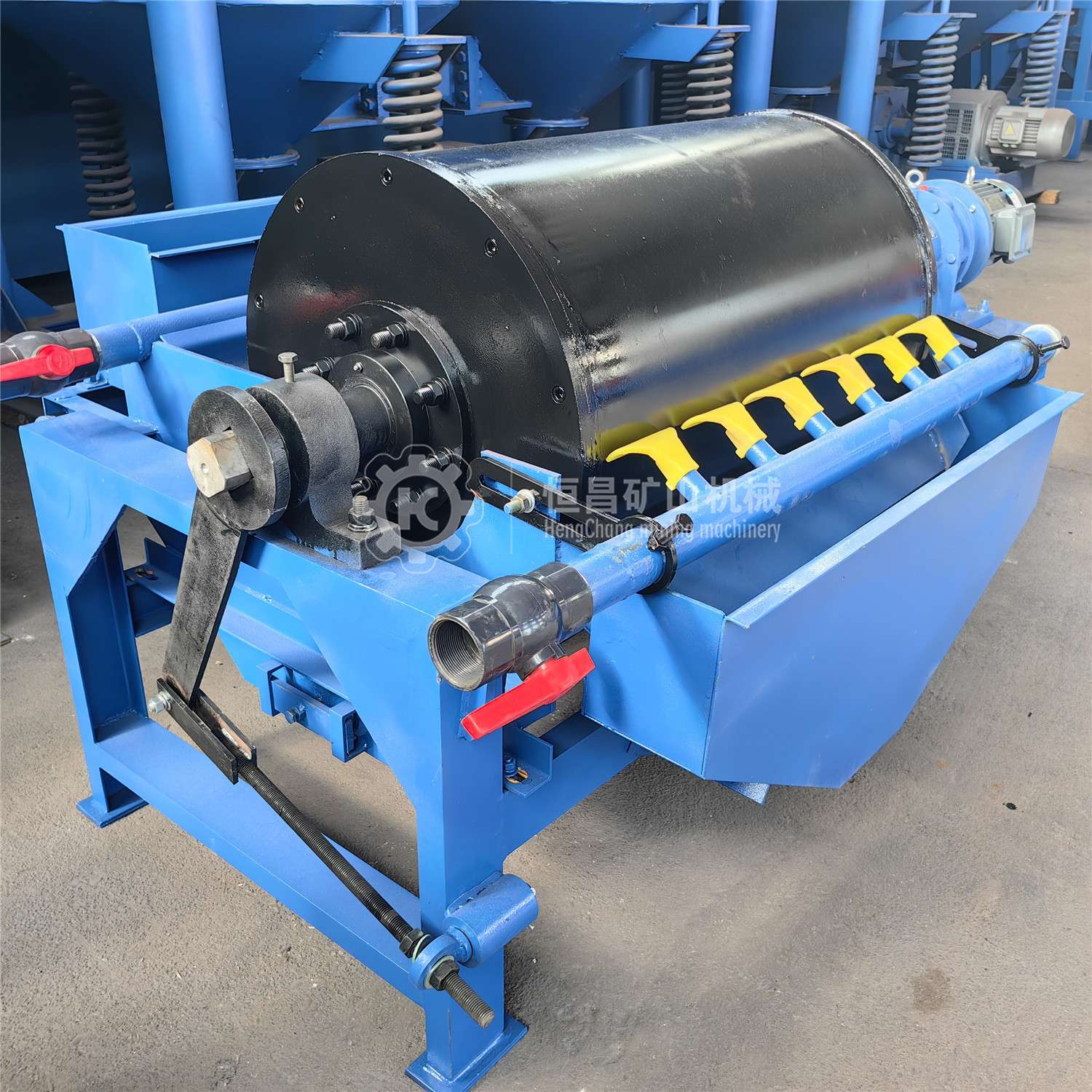 永磁强磁选机硅砂提纯江西恒昌矿机CT0918小型铁矿石褐铁矿5000GS