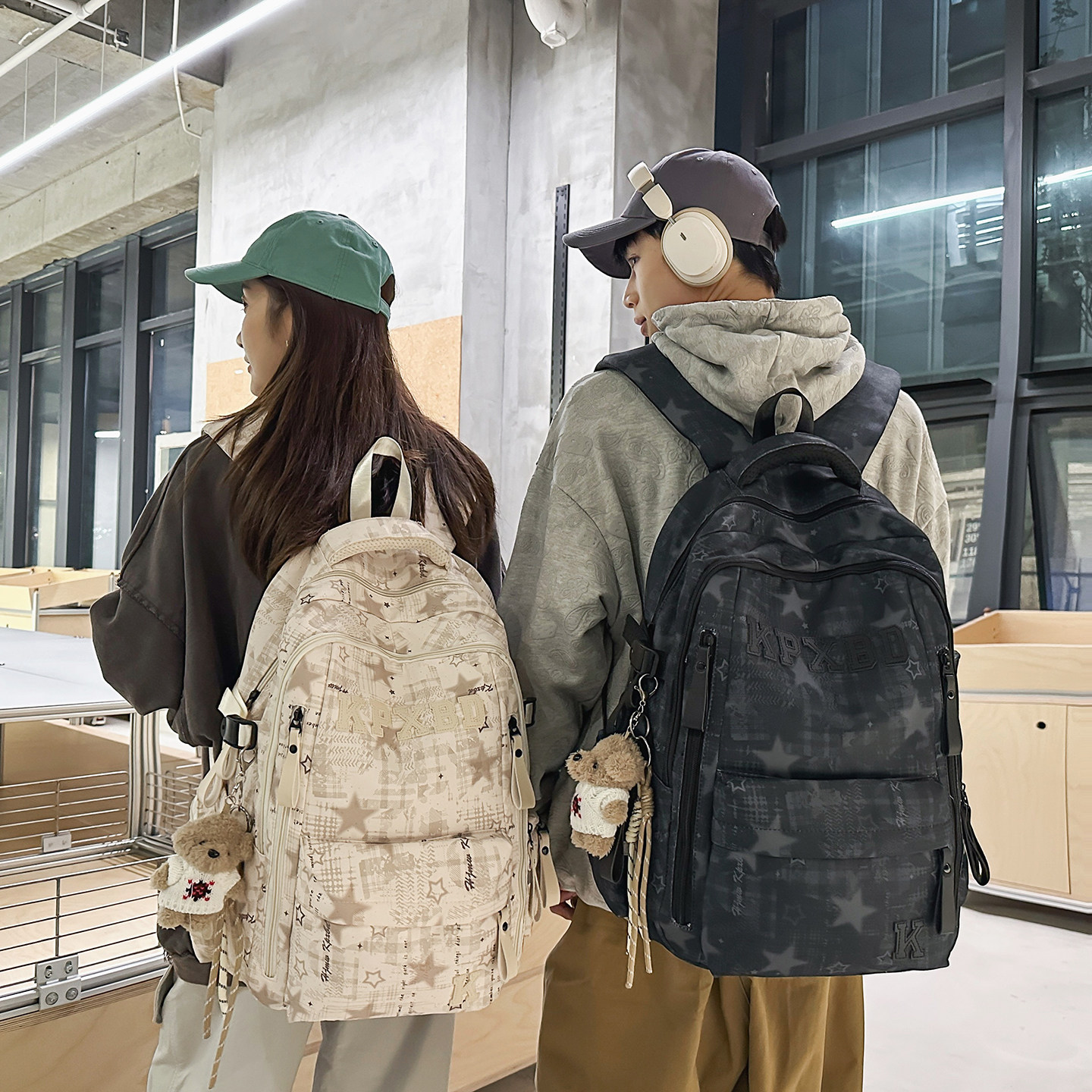 潮酷风星星印花双肩包升级款男女学生初中生书包简约减负护脊背包