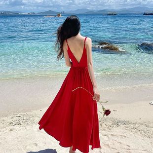 泰国穿搭度假连衣裙感三亚海边拍照衣服超仙红色吊带沙滩长裙