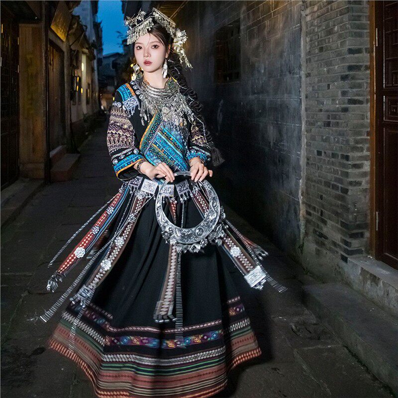 新款苗族服装少女苗家少数民族盛装土家族苗疆舞台演出服旅拍摄影