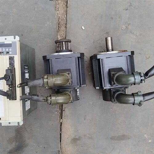 驱动器MDDA103A1A电机MDMA102A1G 实物