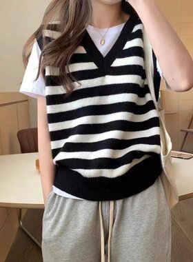 黑白条纹羊毛针织马甲女春秋冬款学院风V领日系毛衣背心叠穿外搭