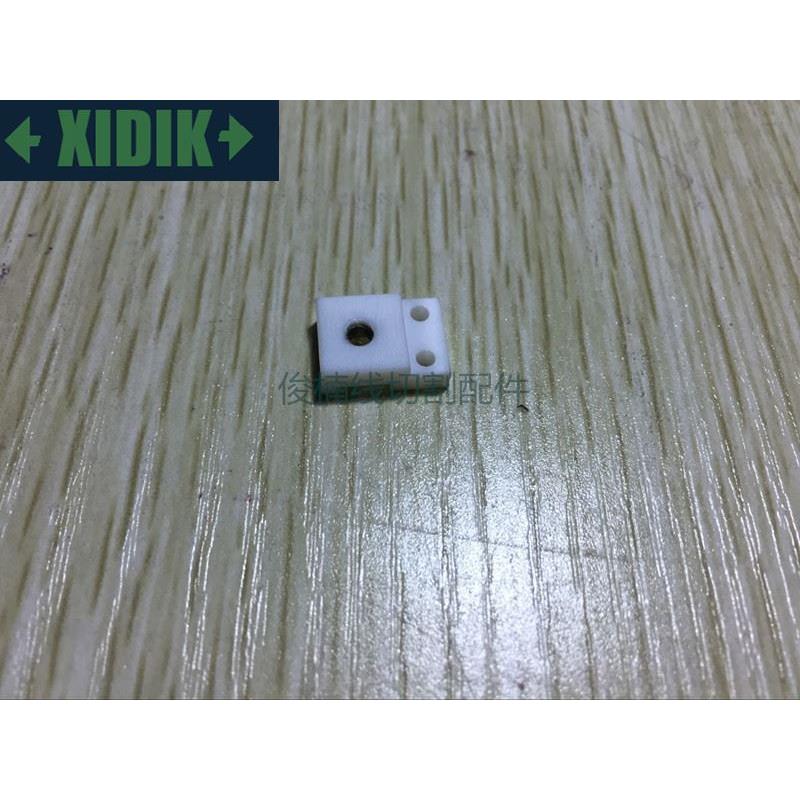 法兰克上夹线座F13 10X14X4.7法那科胶座A290-8119-X691