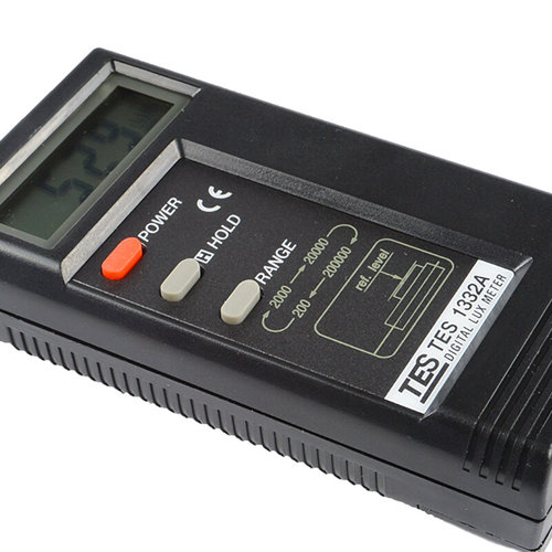 。台湾泰仕TES1330A/1332A/1334A照度计测光仪测试强亮数字量高精