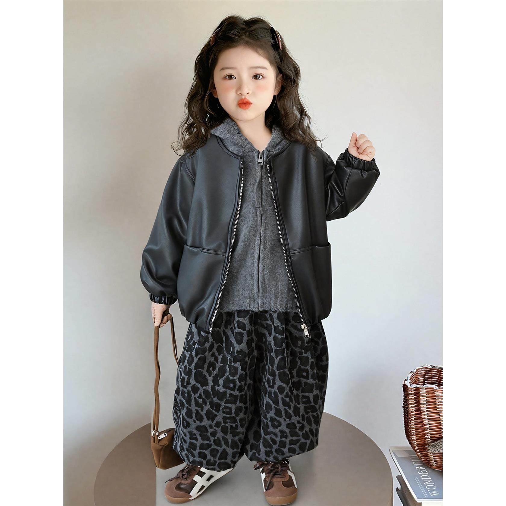 Annakids韩国潮牌女孩加绒皮衣套装秋冬季小宝连帽毛衣裤子三件套