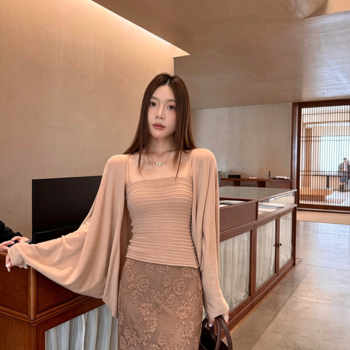 妍熙YAN SEE-内搭吊带+蝙蝠袖宽松针织开衫26秋季两件套针织套装