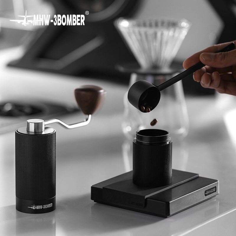 精选轰炸机竞速M1手摇磨豆机咖啡豆研磨机意式手磨手冲单品磨粉机