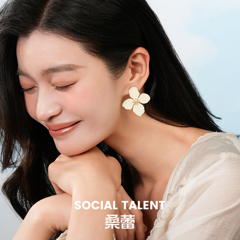 桑蕾触感釉料花朵耳钉