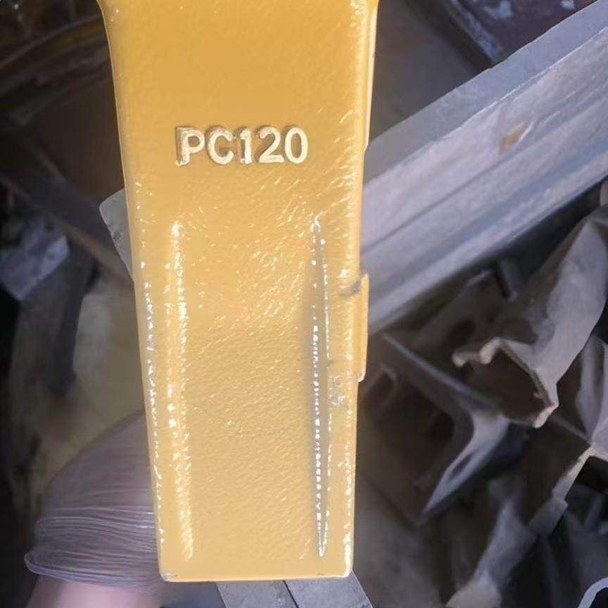 PC120PC128PC130斗齿厂家直销 价格乱写 需要联系