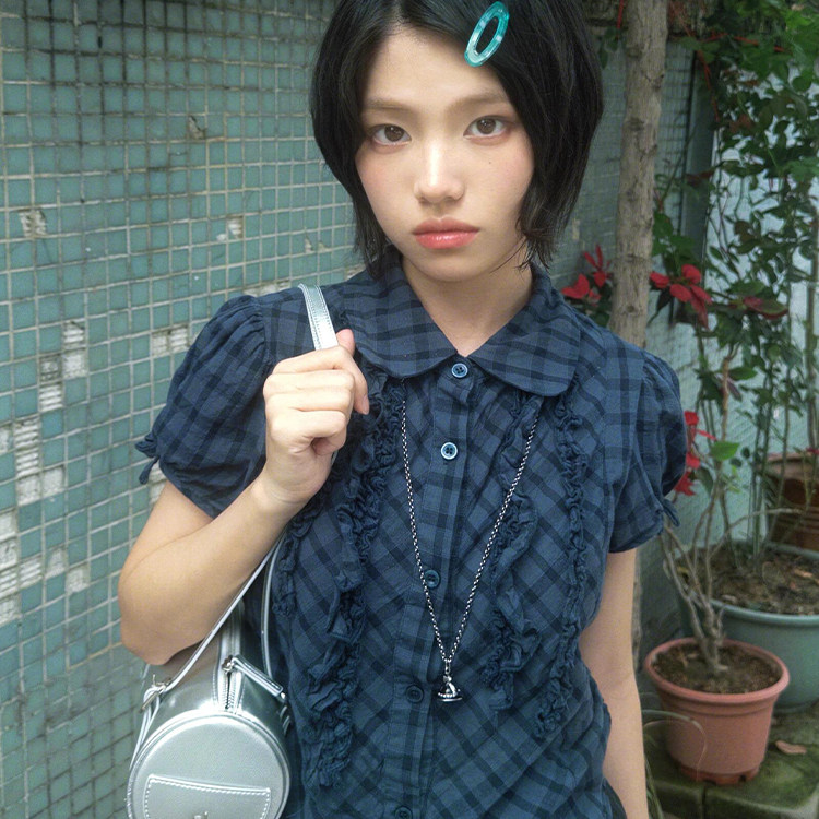 日系复古蓝色格子衬衫短袖女夏季木耳花边收腰衬衣显瘦泡泡袖上衣