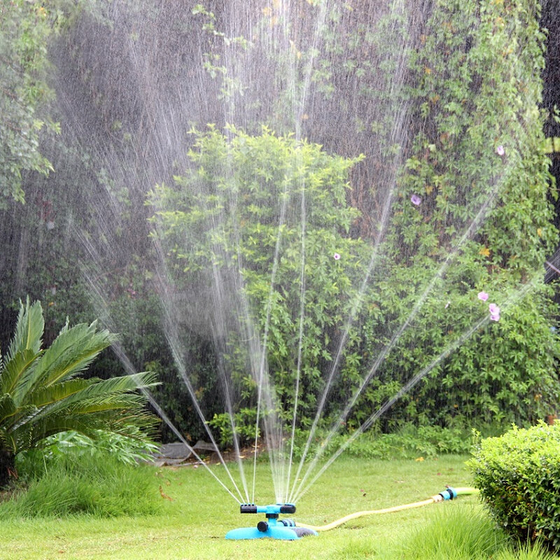 自动旋转洒水器蝶形三叉喷头移动式园林浇花器草坪花园灌溉喷洒器