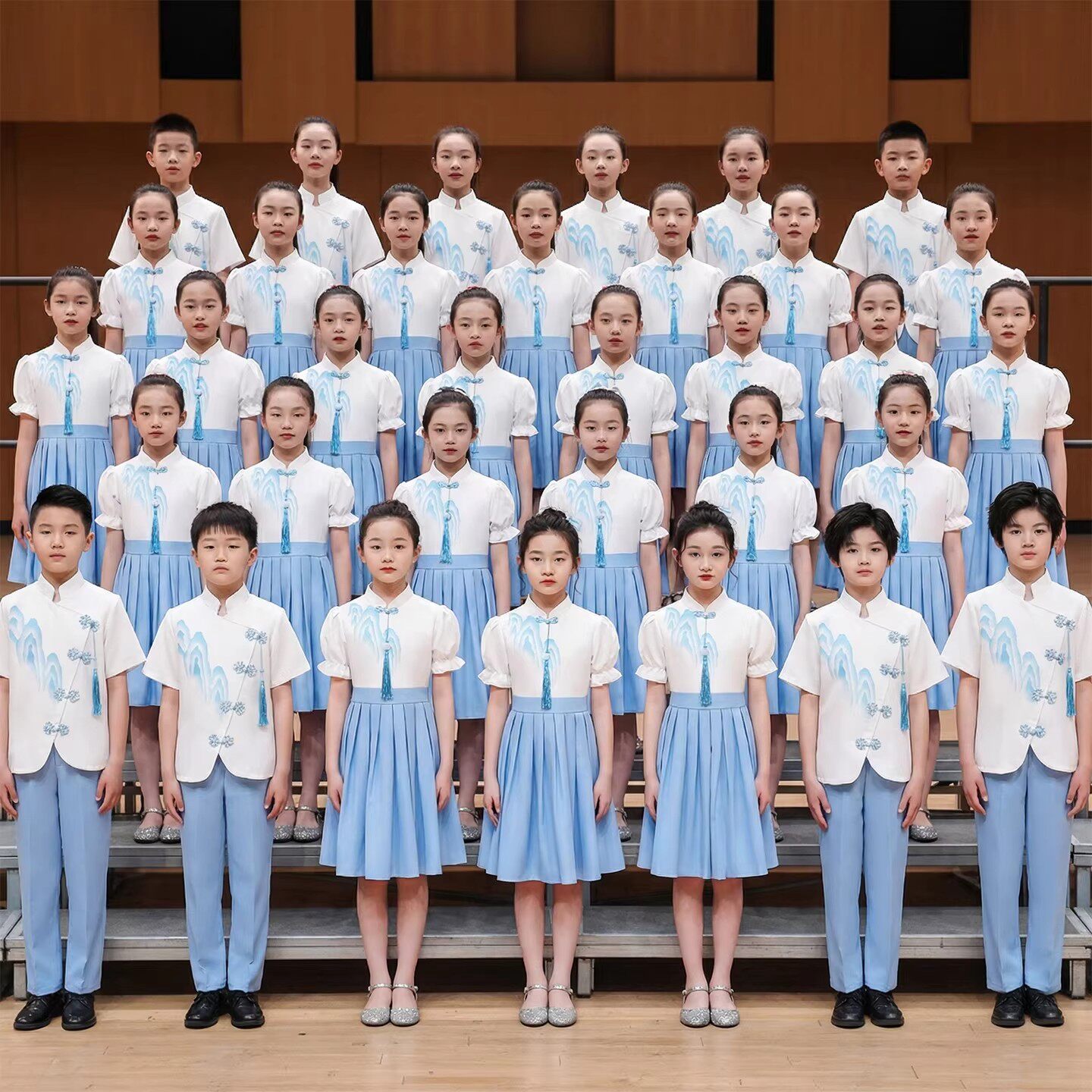 儿童合唱诗歌朗诵演出服