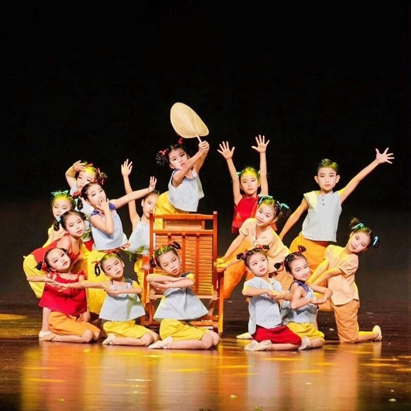 蒲扇摇过的夏天演出服摇