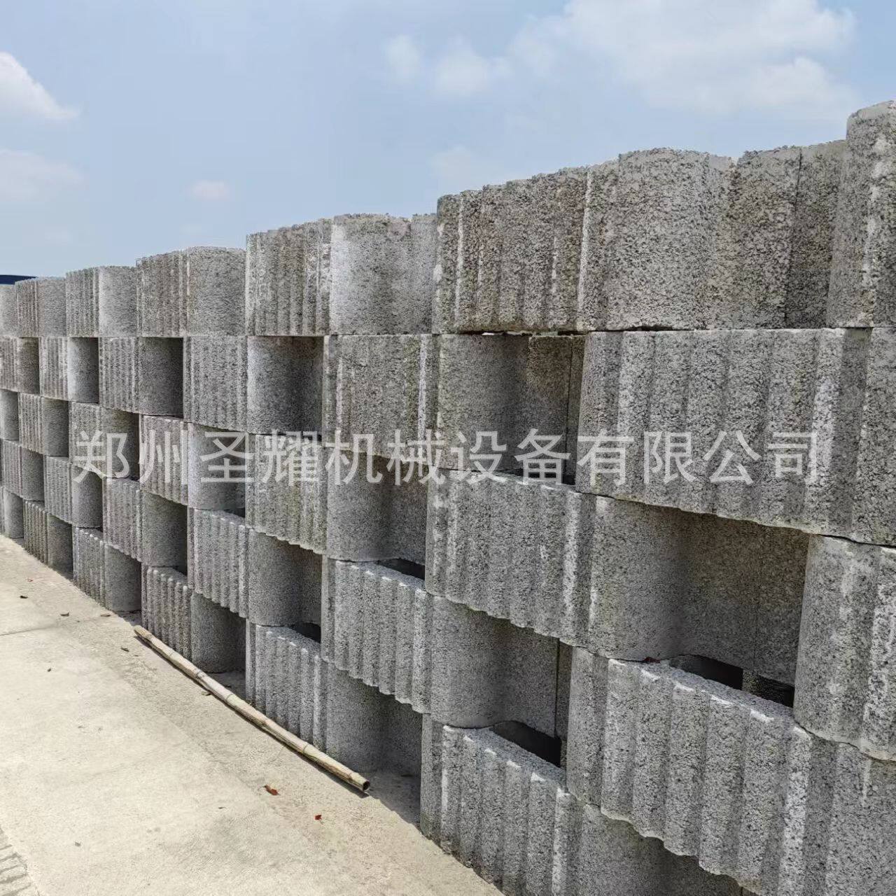 自嵌式河道景观砖设备 重力挡土墙砌块机 恩施生态挡土墙成型机