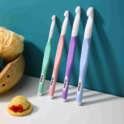 2022 New ABS Crochet Hooks Set Ergonomic Grip Soft TPR Croc