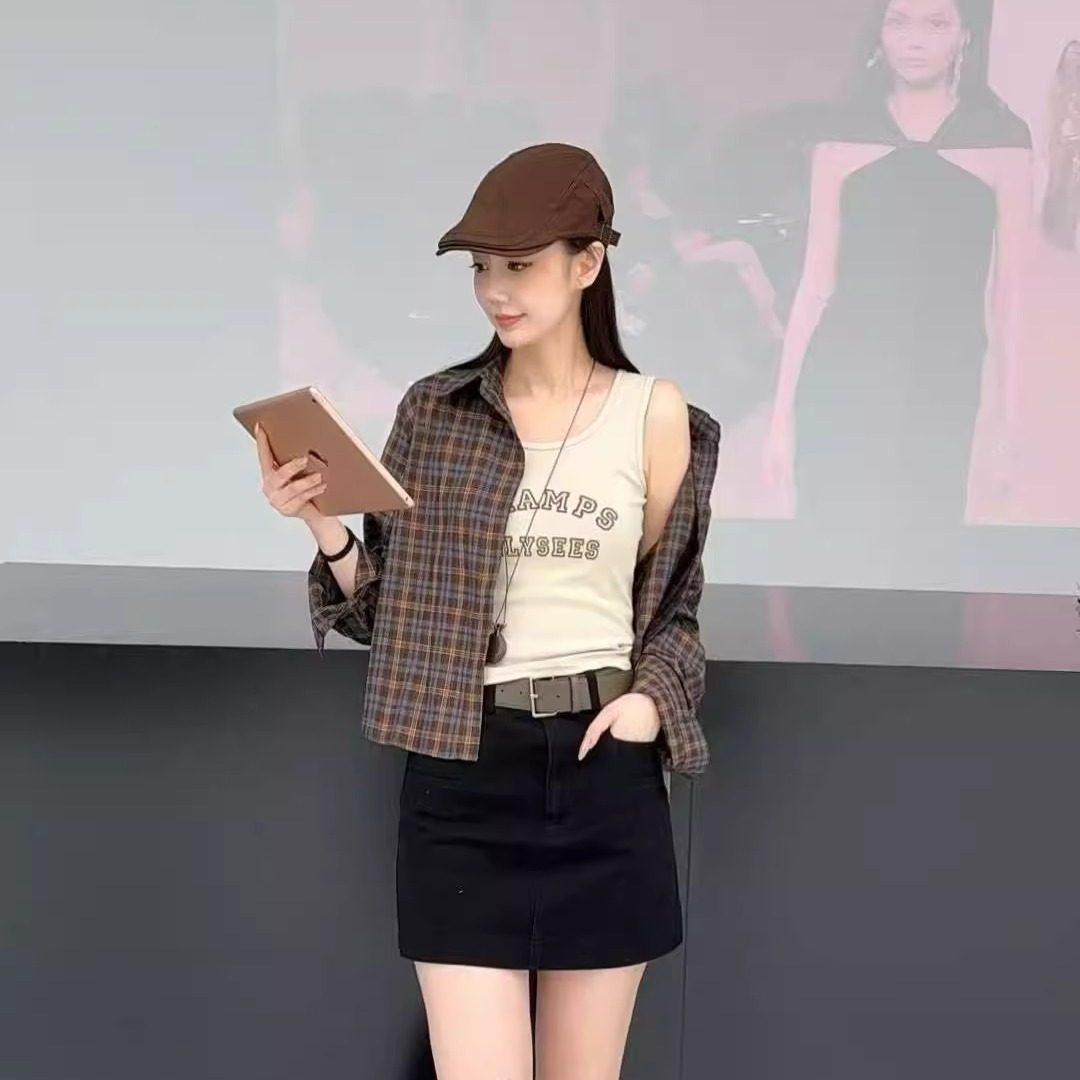 2025春秋新款韩版百搭显瘦格子衬衫女短款长袖衬衣外套背心两件套