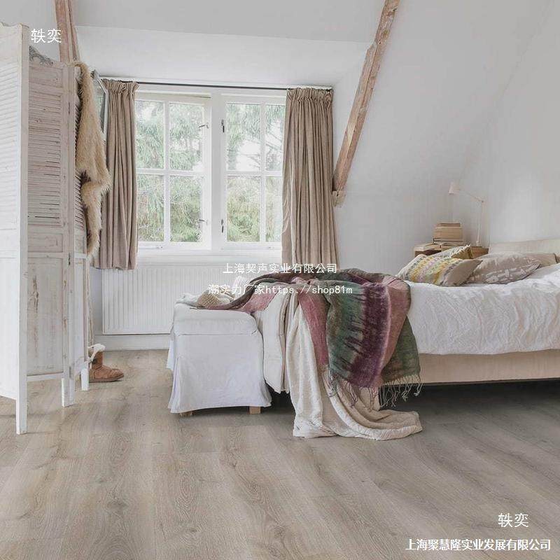 spc锁扣地板卡扣式家用仿木地板贴防水石塑胶地板pvc石晶地板客厅