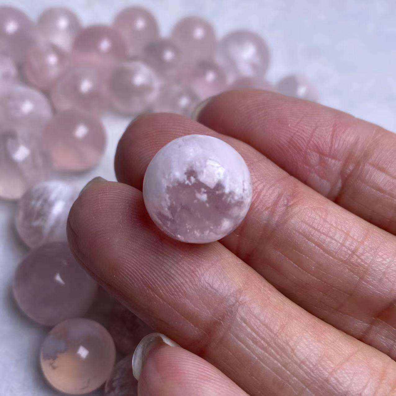 天然粉雪花幽灵裸石 一份10颗