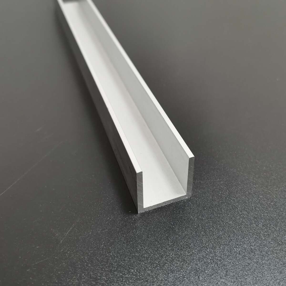 铝合金U型槽24*24*2mm内槽20mm导轨滑轨槽铝玻璃固定卡槽U型铝条