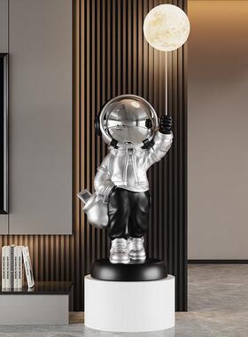 太空人客厅装饰品摆件轻奢高档太空人灯电视柜旁大型落地乔迁礼物