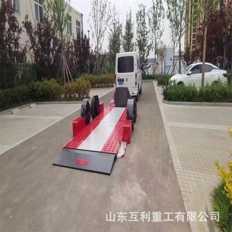 可挂牌自卸平板拖车越野轿车