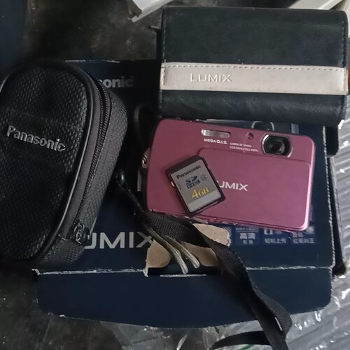 议价松下DMC-FP5GK 数码相机。