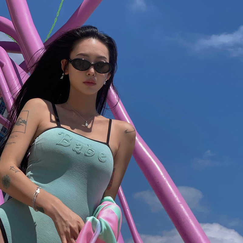 泳衣女士2025年新款爆款超性感连体吊带女款泡温泉显瘦遮肚高级感