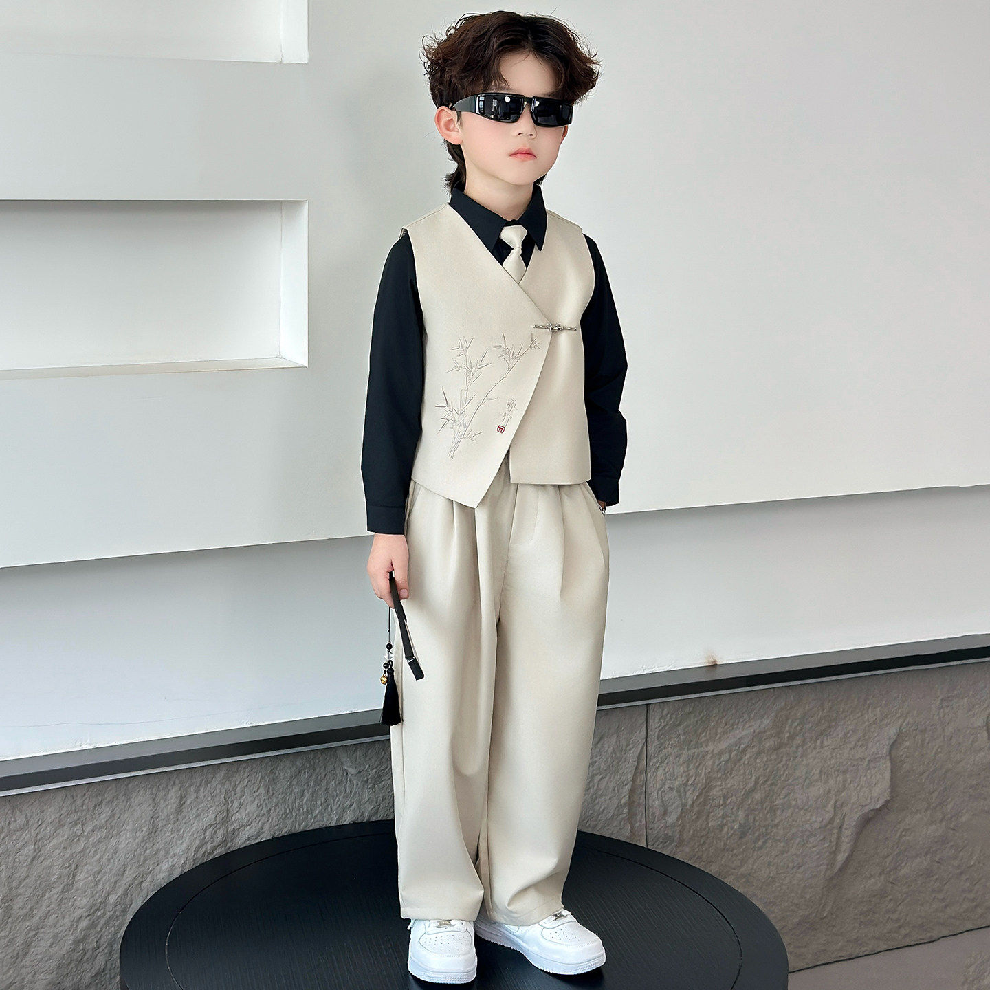 国风男童西装套装帅气高级感儿童中式礼服2026男孩主持人演出服装