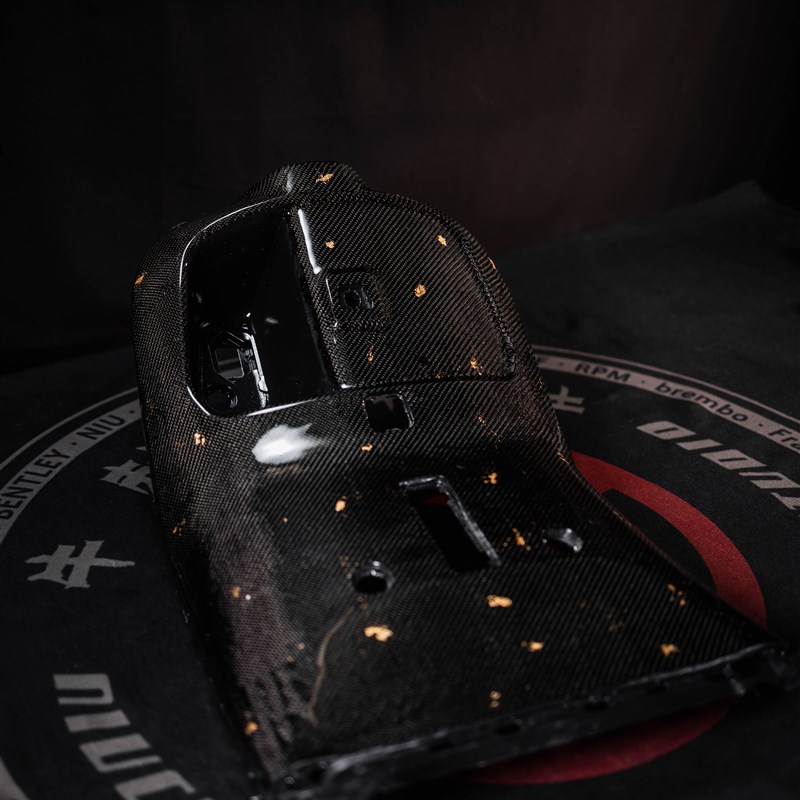 九号电动车E100/lE125/E200P斜纹金箔碳纤维PP件黑件杂物箱