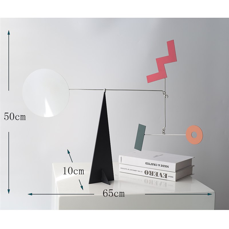 现代极简莫兰迪色三角平衡动态摆件G工作室售楼处间金属工艺品