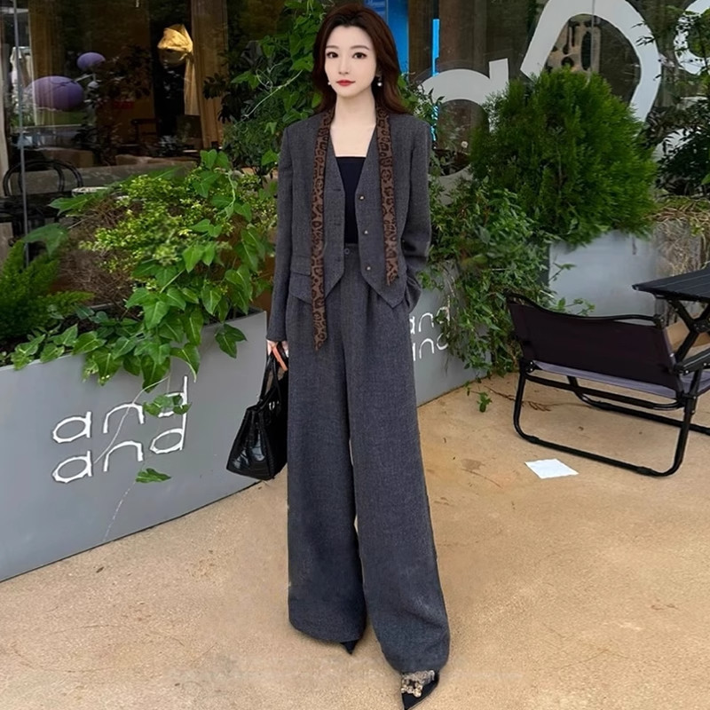 高档豹纹领带套装女秋季新款时尚显瘦V领毛呢短外套阔腿裤两件套