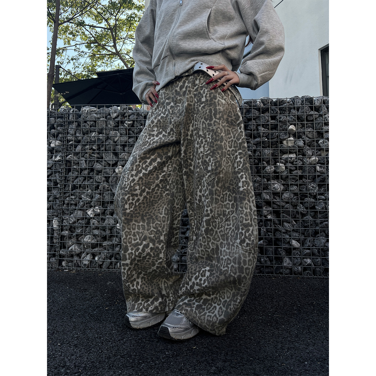 美式复古水洗做旧豹纹阔腿牛仔裤