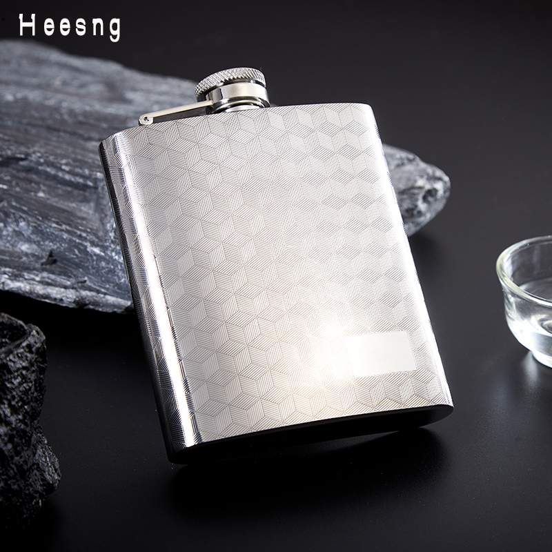 304不锈钢随身酒壶高档加厚迷你扁小酒壶约2 3两家V用便携金属酒