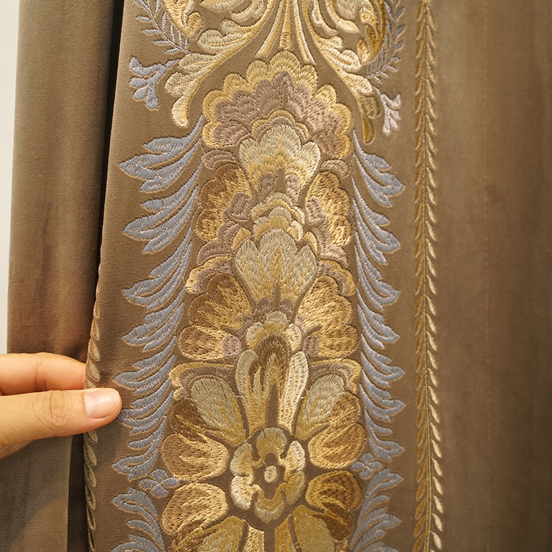 高档别墅c咖啡色美式窗帘刺绣花丝绒客厅大气卧室法式轻奢遮光加