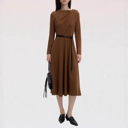 奈2026年春季新款肩部美感立体褶赤马金棕色羊毛连衣裙XF06320C5